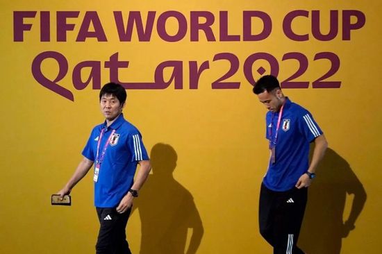 意大利转会专家、FIFA经纪人达里奥-卡诺维认为，奥斯梅恩会在明年6月转会离队。